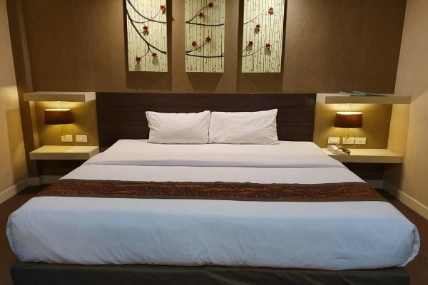Hotel The Green Bells New Petchburi